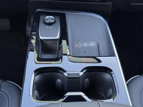 Used 2025 Buick Enclave Preferred image 8