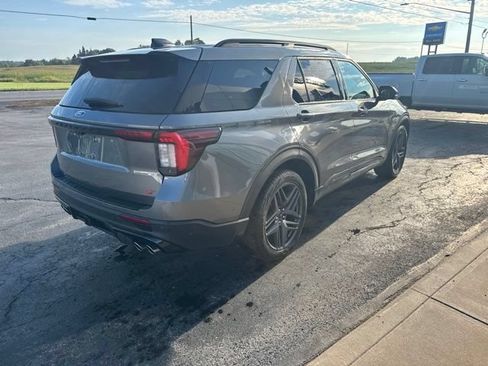 Used 2025 Ford Explorer ST AWD/4WD image 4