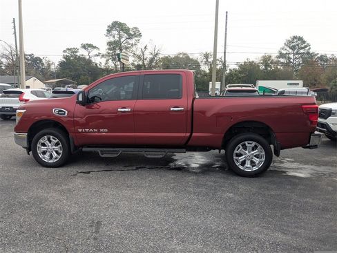 Used 2018 Nissan Titan SV image 7