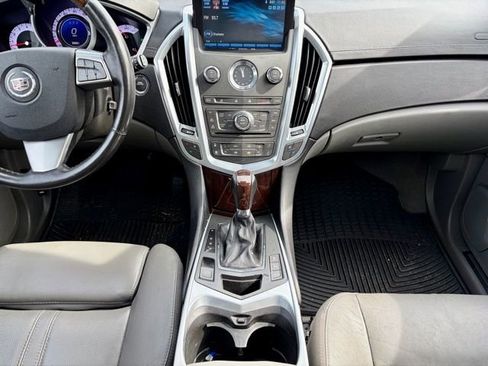 Used 2012 Cadillac SRX Luxury image 24