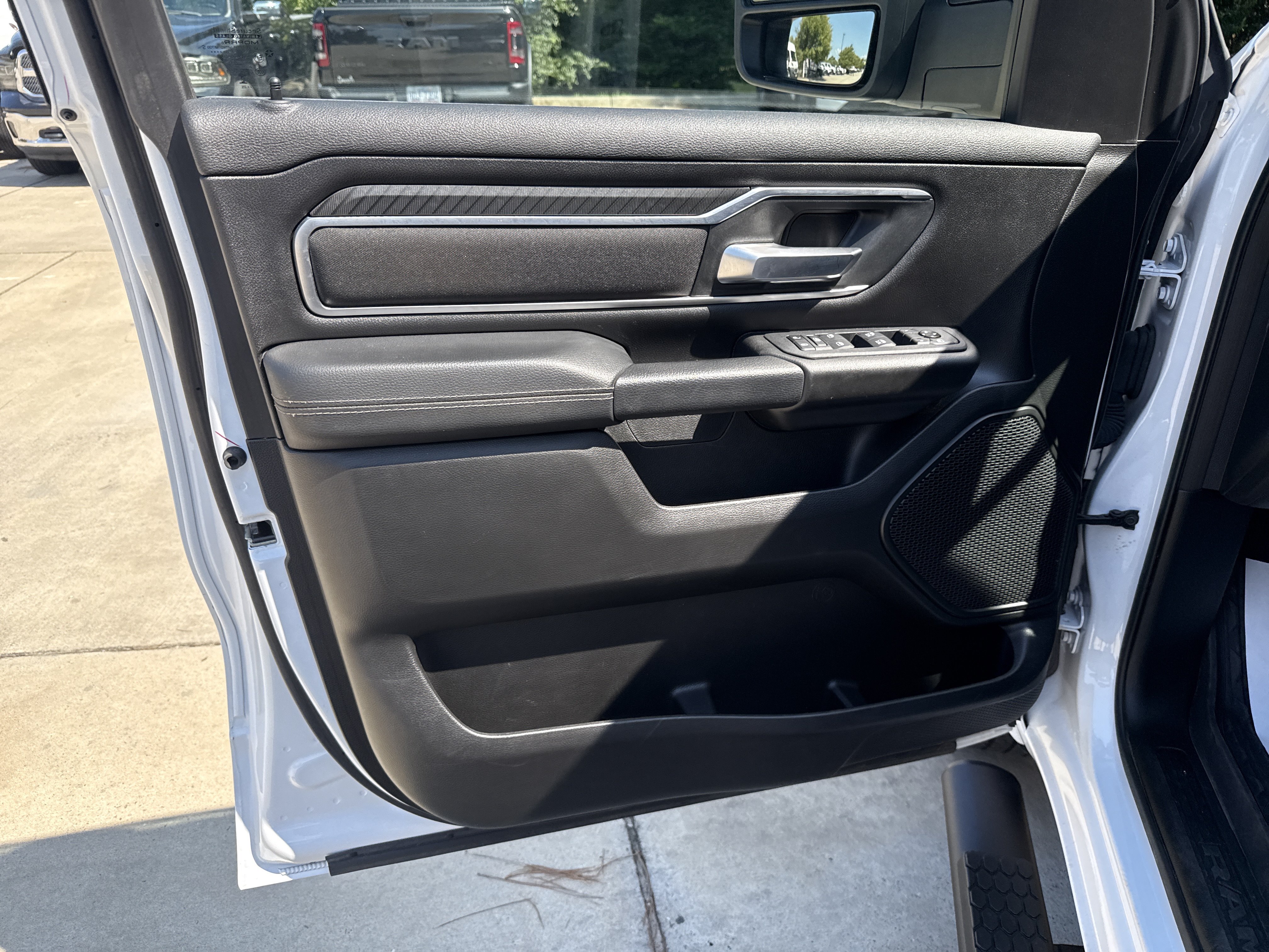 Used 2025 RAM 1500 Big Horn AWD/4WD image 12