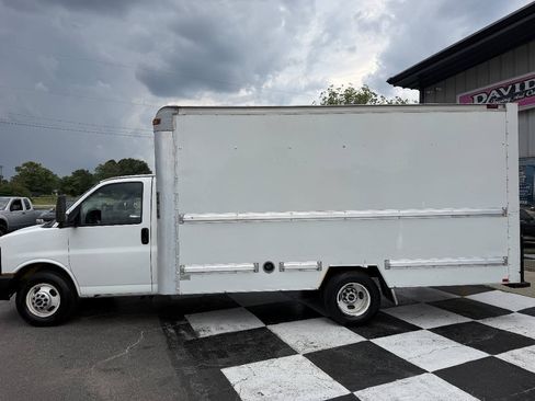 Used 2006 GMC Savana 3500 RWD image 7