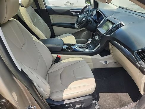 Used 2017 Ford Edge Titanium w/ Equipment Group 301A FWD image 16