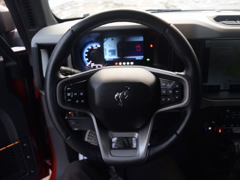 Used 2023 Ford Bronco Badlands w/ Sasquatch Package image 4