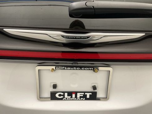 Used 2025 Chrysler Pacifica Select w/ Uconnect Theater Family Group AWD/4WD image 24