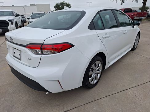 Used 2026 Toyota Corolla LE FWD image 6