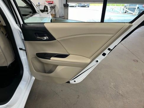 Used 2016 Honda Accord EX-L image 15