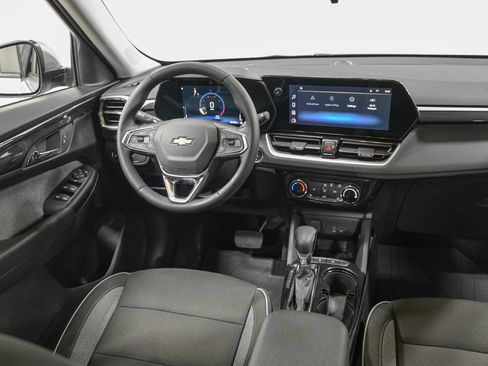 Used 2024 Chevrolet TrailBlazer LT w/ LT Cold Weather Package FWD image 30