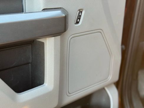 Used 2018 Ford F150 XLT w/ Equipment Group 302A Luxury image 10