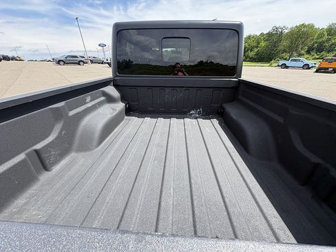 Used 2023 Jeep Gladiator Sport AWD/4WD image 15