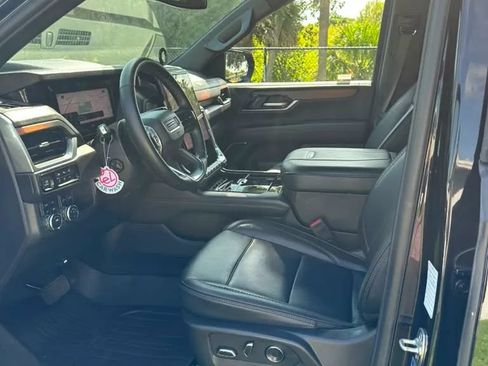 Used 2025 GMC Yukon Denali AWD/4WD image 9