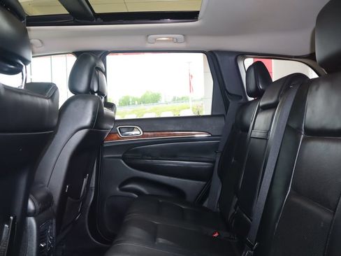 Used 2013 Jeep Grand Cherokee Limited w/ Luxury Group II AWD/4WD image 27