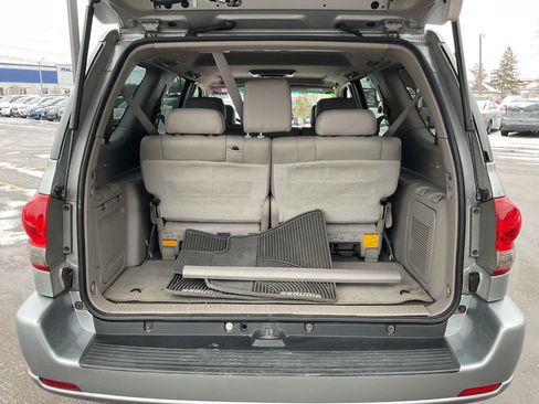 Used 2007 Toyota Sequoia SR5 image 24