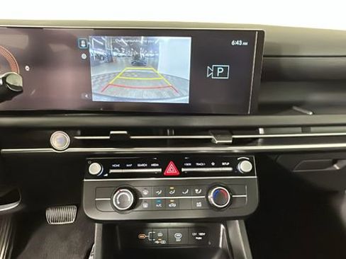 Used 2025 Hyundai Santa Cruz SE FWD image 25
