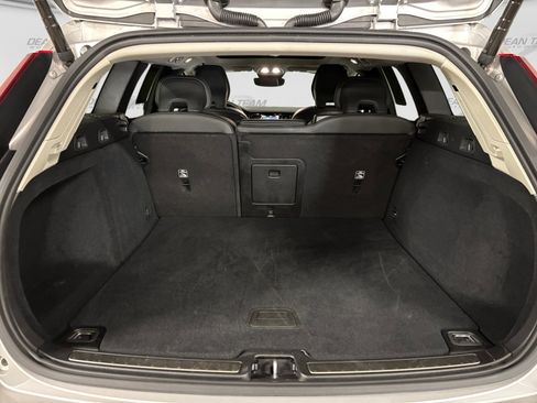 Used 2025 Volvo V60 B5 Cross Country Plus AWD/4WD image 18