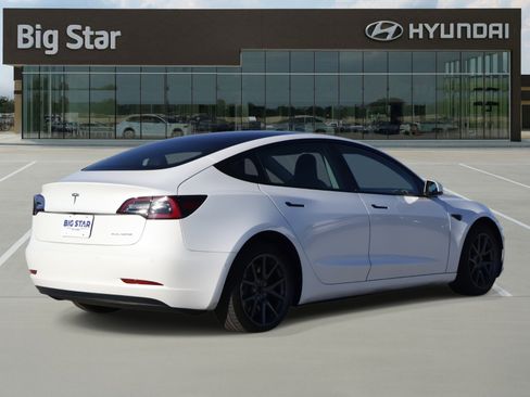 Used 2022 Tesla Model 3 Long Range image 4