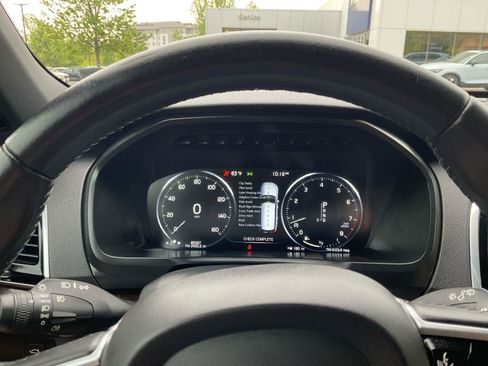 Used 2017 Volvo XC90 T6 Momentum w/ Vision Package image 18