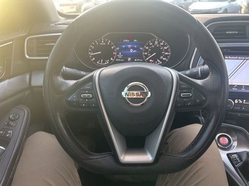 Used 2017 Nissan Maxima 3.5 SV image 2