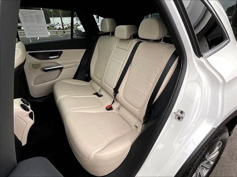 Used 2026 Mercedes-Benz GLC 300 4MATIC image 24