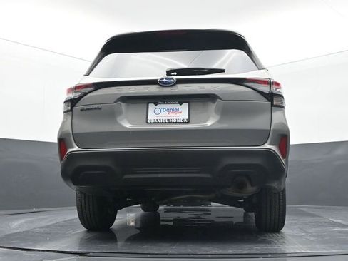 Used 2025 Subaru Forester Premium w/ Convenience Package #1 image 10