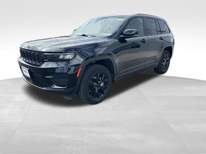 Used 2025 Jeep Grand Cherokee Altitude