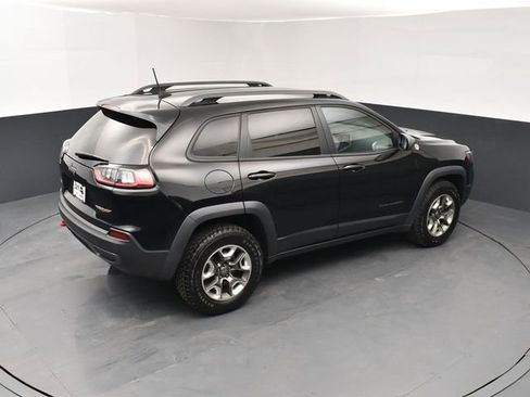 Used 2019 Jeep Cherokee Trailhawk w/ Cold Weather Group image 18