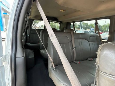 Used 2022 Chevrolet Express 3500 LS RWD image 10