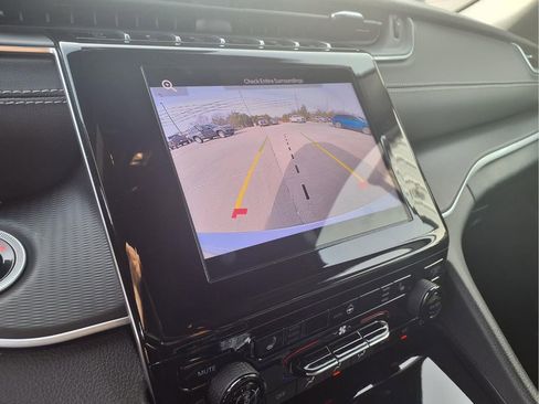 New 2026 Jeep Grand Cherokee Laredo image 8