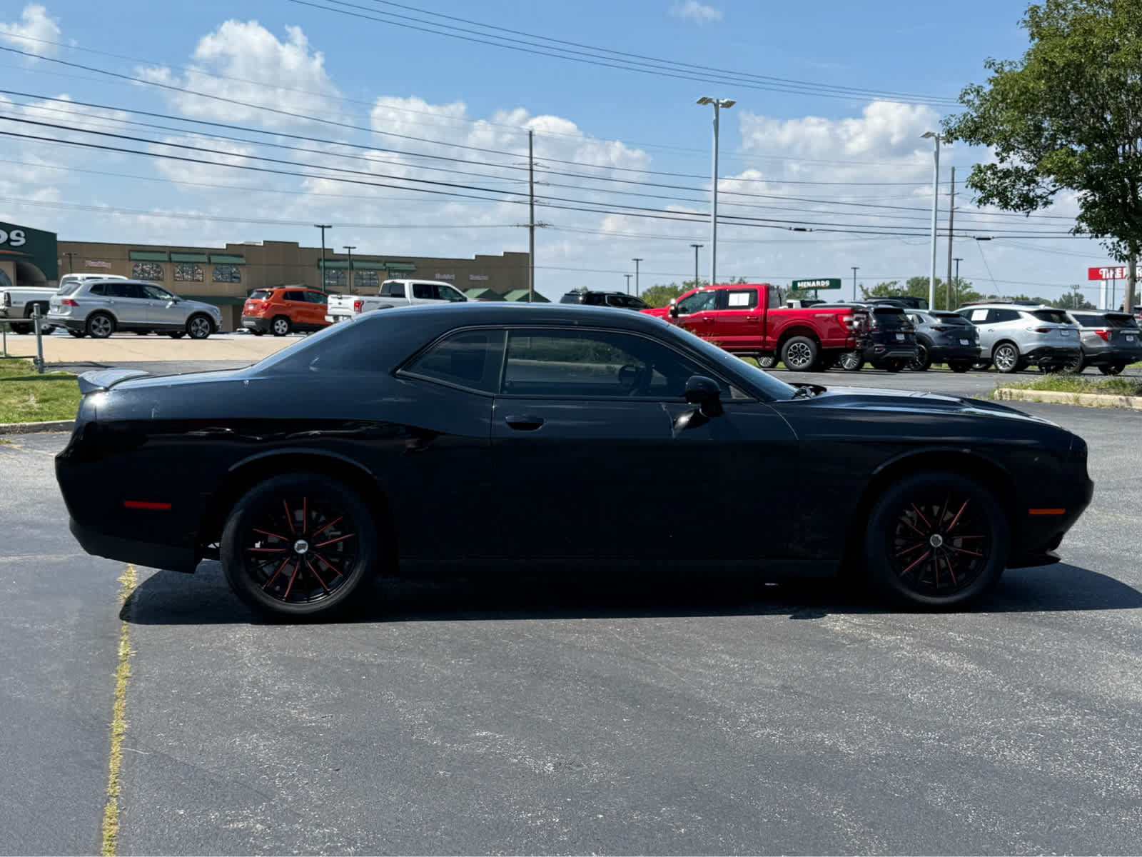 Used 2022 Dodge Challenger SXT RWD image 8
