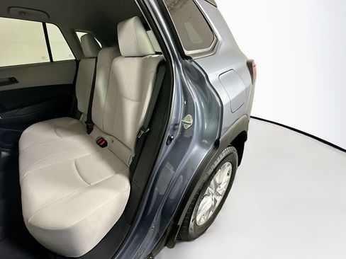 Used 2024 Toyota Corolla Cross LE FWD image 26