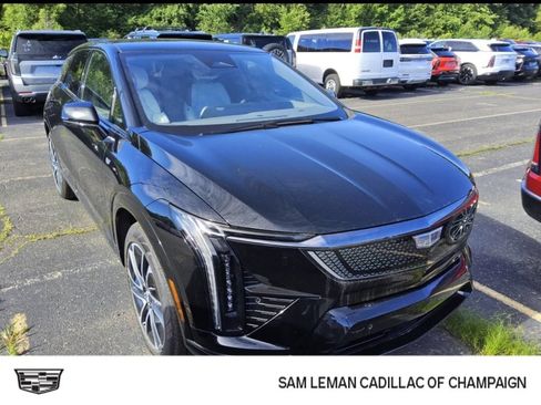 Used 2025 Cadillac Optiq Sport 1 AWD/4WD image 1
