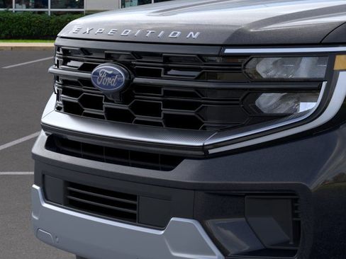 New 2026 Ford Expedition Max Platinum image 17