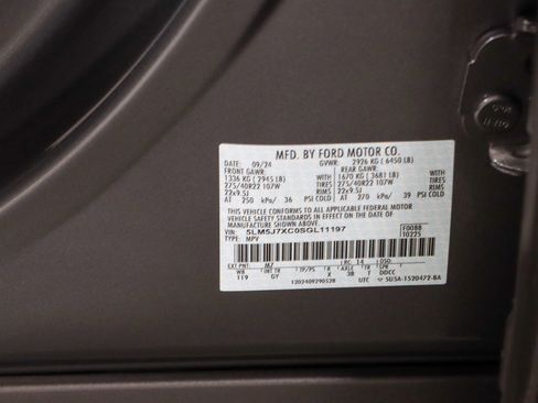 Used 2025 Lincoln Aviator Reserve w/ Equipment Group 201A AWD/4WD image 36