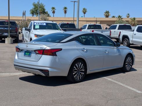 Used 2024 Nissan Altima 2.5 SV FWD image 5