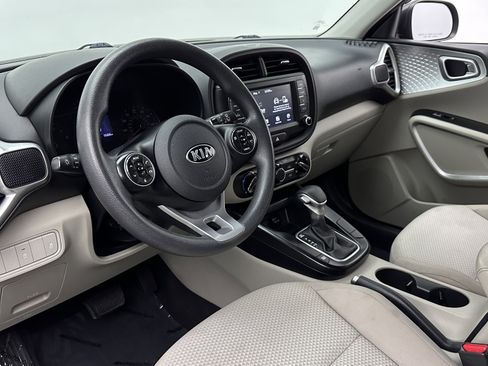 Used 2020 Kia Soul LX FWD image 8