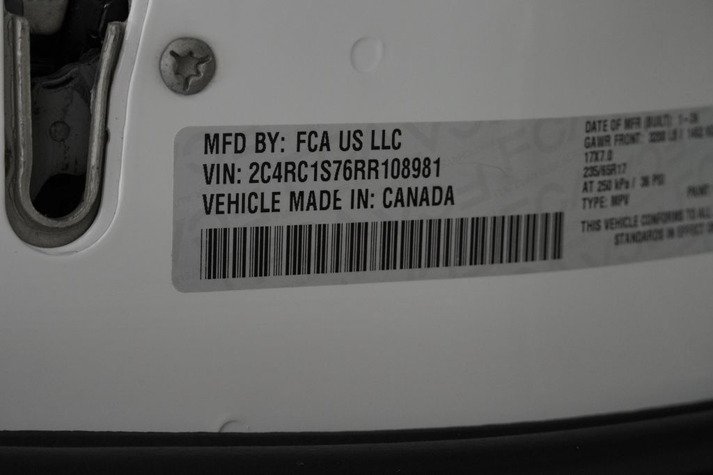 Used 2024 Chrysler Pacifica Limited FWD image 46