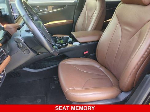 Used 2023 Lincoln Nautilus Reserve w/ Monochromatic Package AWD/4WD image 17