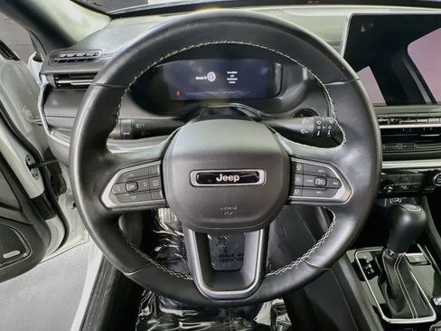 Used 2022 Jeep Compass High Altitude AWD/4WD image 11