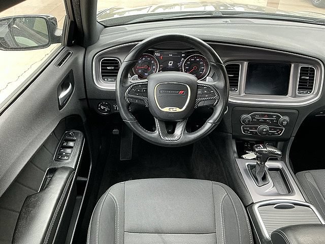 Used 2019 Dodge Charger SXT AWD/4WD image 13