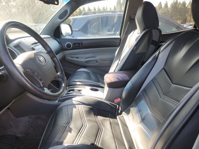 Used 2011 Toyota Tacoma PreRunner w/ TRD Off-Road Pkg w/JBL Audio RWD image 9