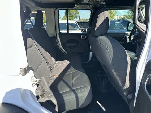 Certified 2022 Jeep Wrangler Unlimited Sport image 10
