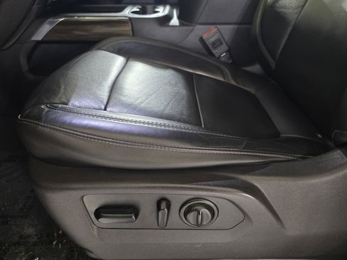 Used 2020 Chevrolet Silverado 1500 LT Trail Boss w/ Midnight Edition image 27