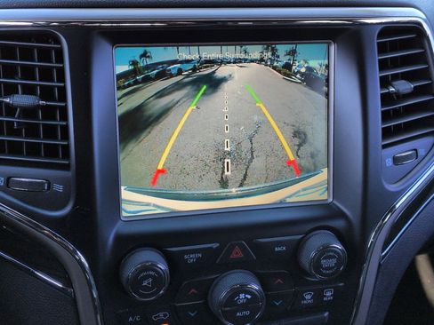 Used 2015 Jeep Grand Cherokee Overland image 25