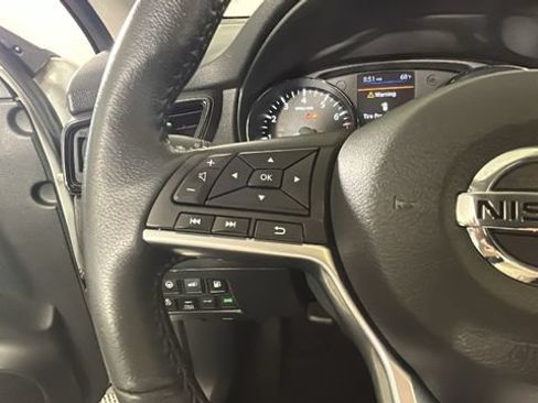 Used 2020 Nissan Rogue SV AWD/4WD image 17