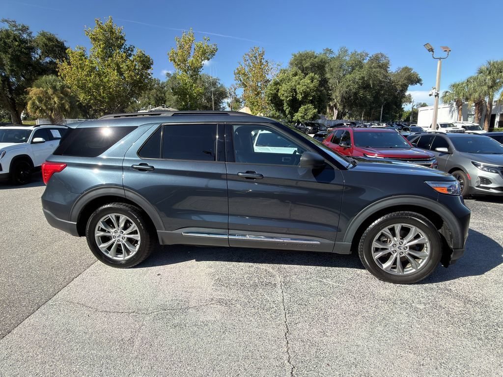 Used 2022 Ford Explorer XLT w/ Equipment Group 202A RWD image 4