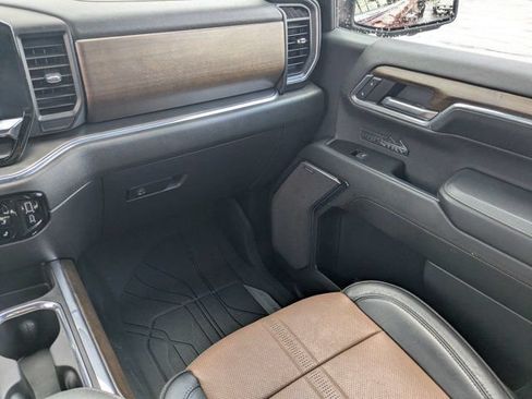 Used 2024 Chevrolet Silverado 1500 High Country w/ High Country Premium Package AWD/4WD image 16