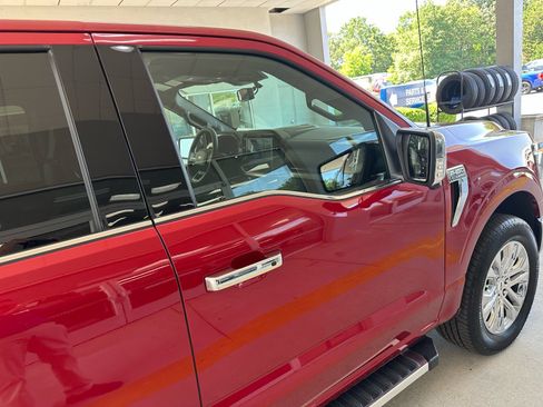 Used 2025 Ford F150 Lariat w/ Equipment Group 501A Mid AWD/4WD image 10