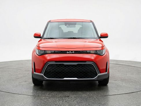Used 2025 Kia Soul LX w/ LX Technology Package image 2