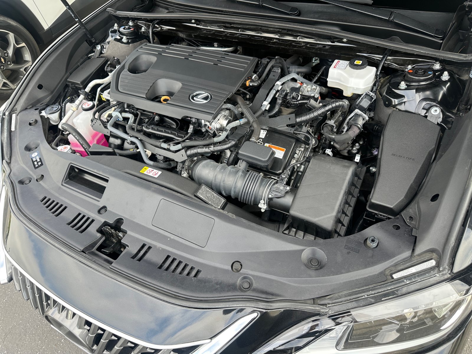 Used 2024 Lexus ES 300h w/ Premium Package FWD image 30