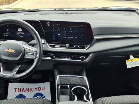 Used 2025 Chevrolet Equinox LT image 19